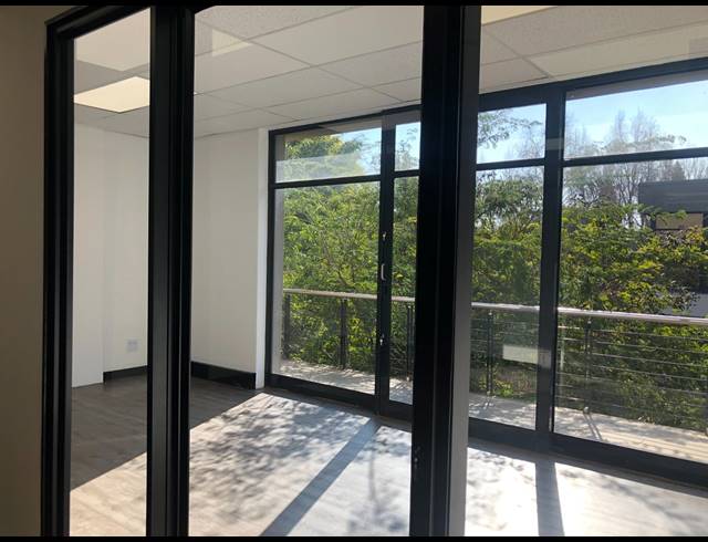 166M² OFFICE TO LET IN SANDHURST